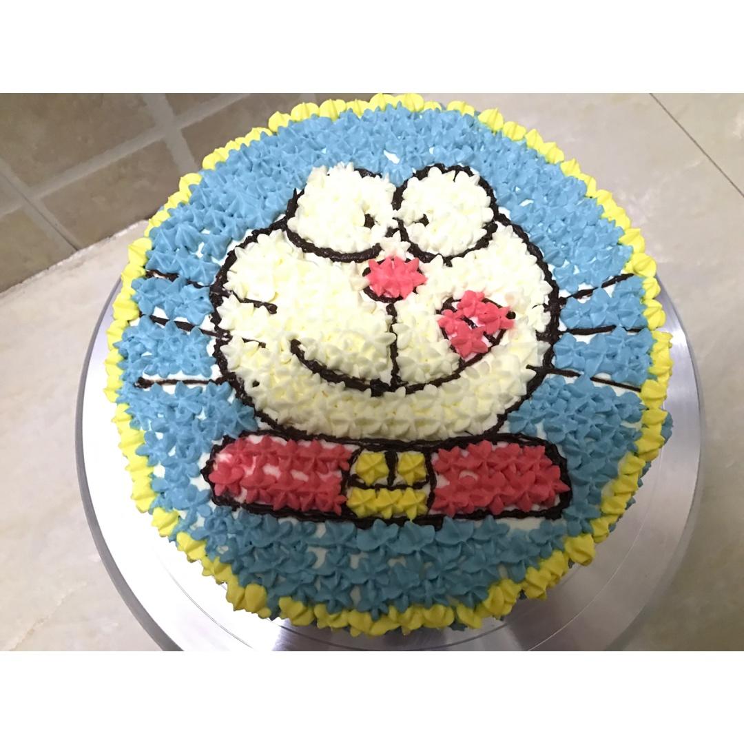 哄哄自己的胃做的哆啦a梦机器猫奶油蛋糕