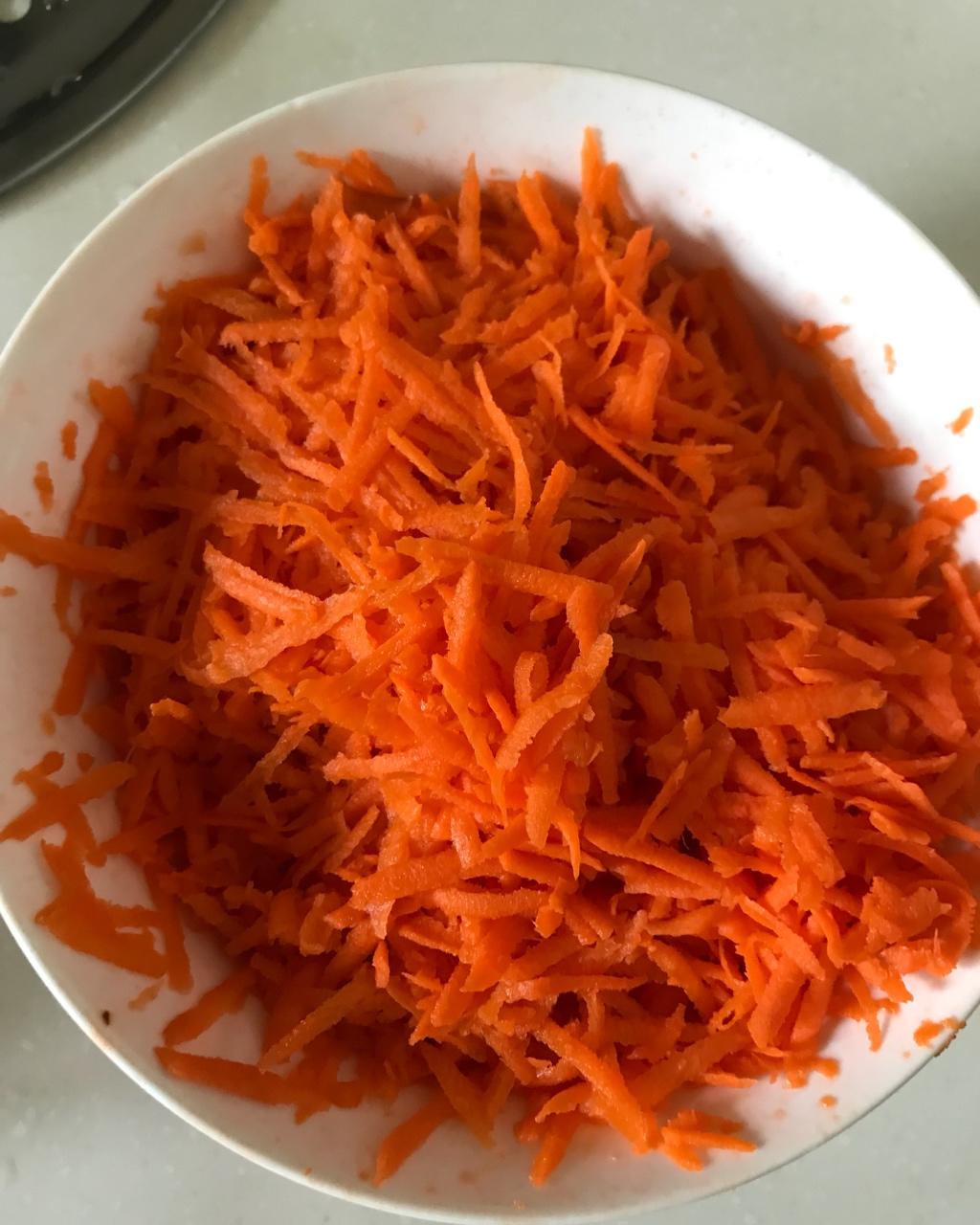 胡萝卜木耳鸡蛋素包子