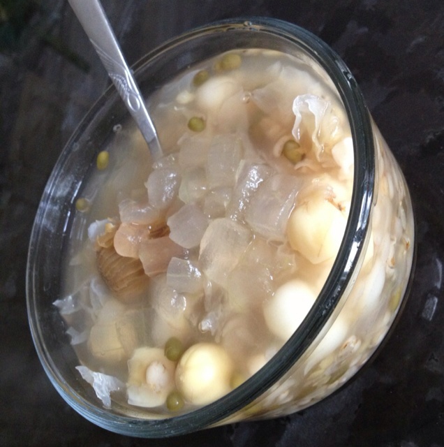 紫薯百合银耳芦荟凉羹