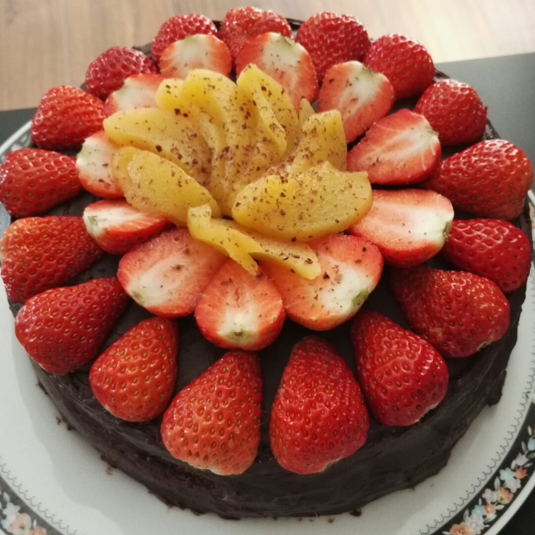 淋酱巧克力蛋糕！