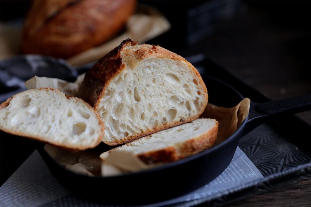 《割口发烧友的面包》—— 与基本配方配比相同的小法包（即发干酵母快手版6）