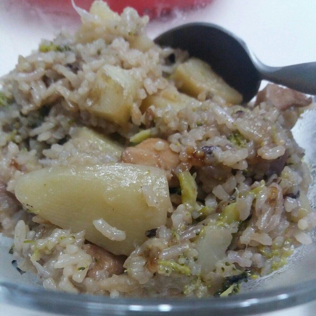 土豆鸡腿饭（电饭煲煲）