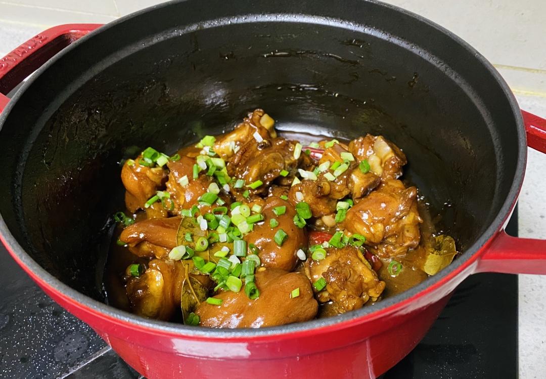 软糯入味的红烧猪蹄（珐琅锅）