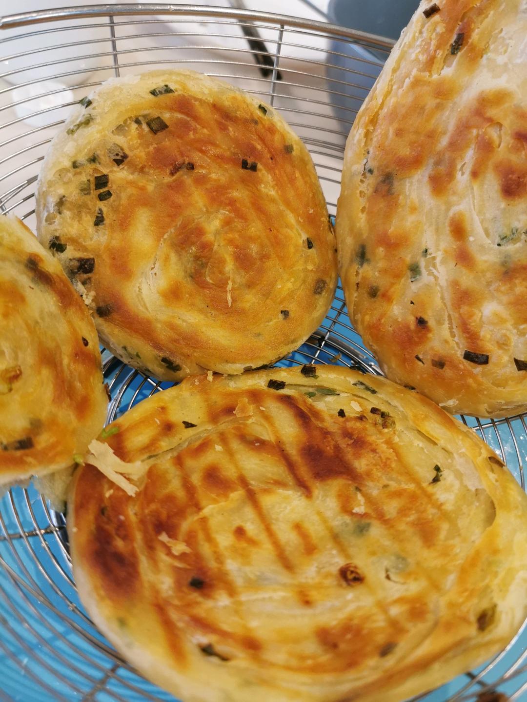 堂妈教你做飘香葱油饼