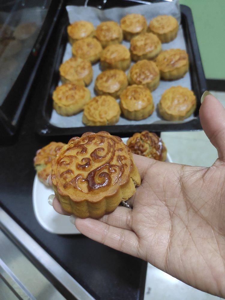 广式莲蓉（豆沙）蛋黄月饼（超详细步骤）