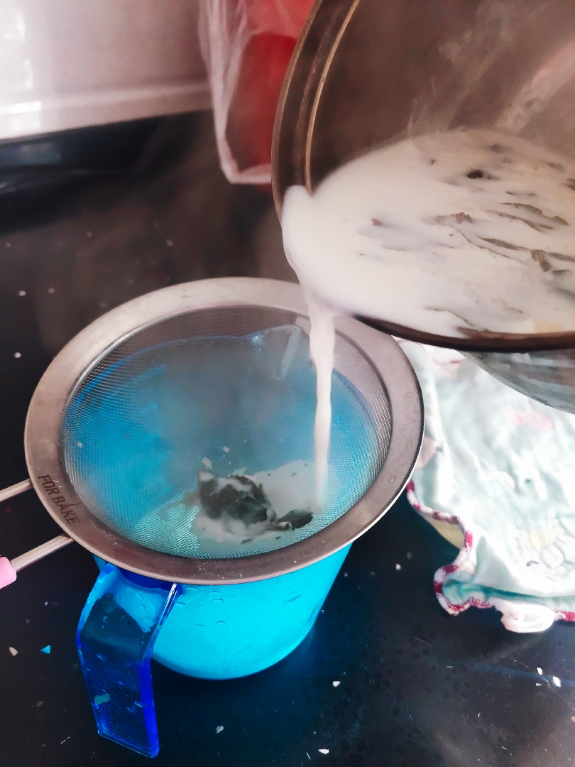 蜜桃乌龙奶茶的做法 步骤6