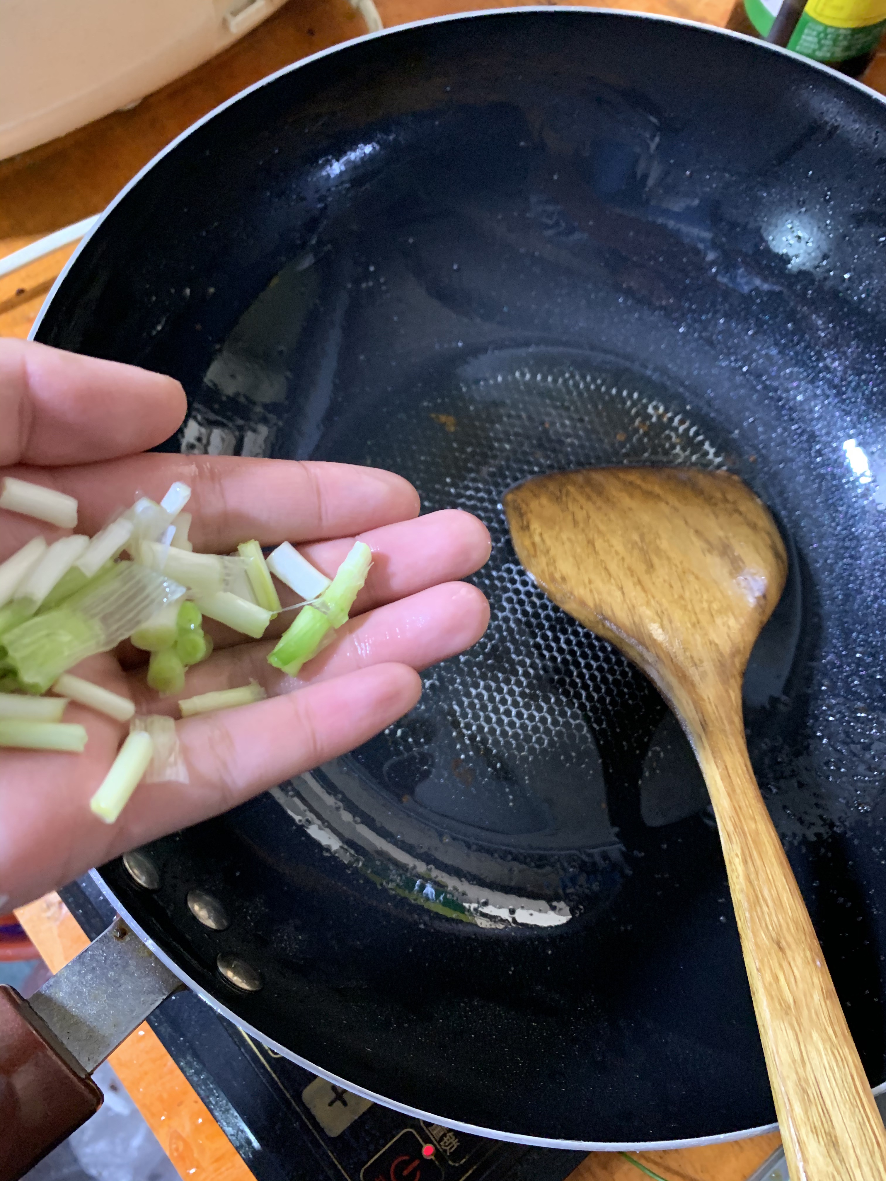 冬瓜炖虾米的做法 步骤2