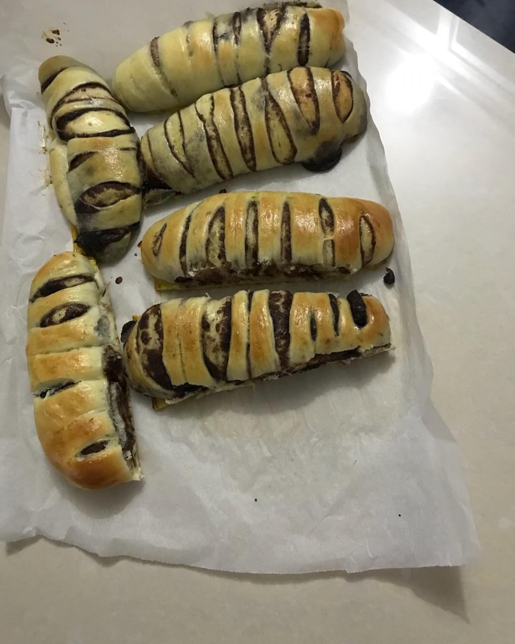 豆沙毛毛虫面包