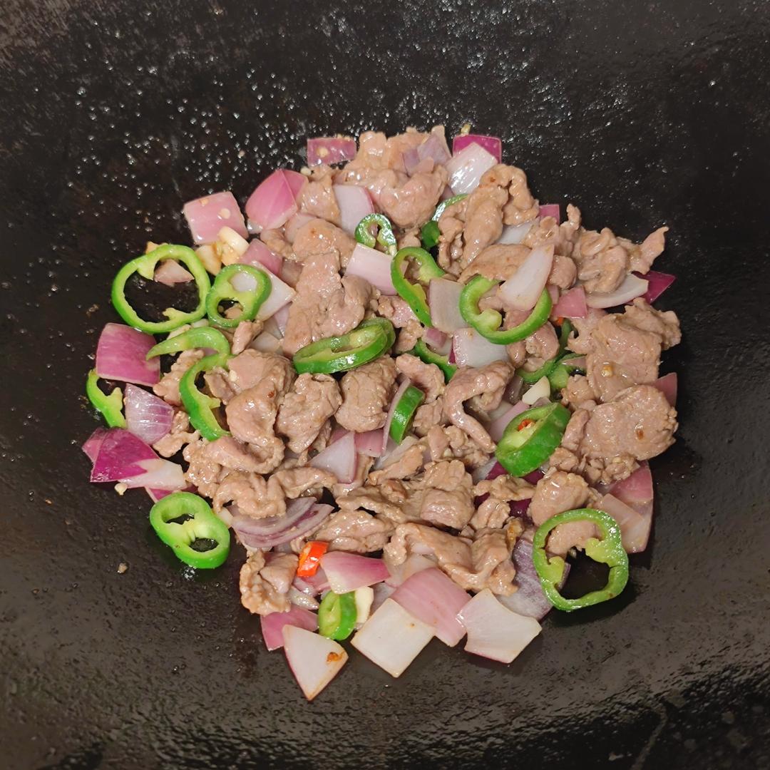 小炒牛肉（肉嫩味香）