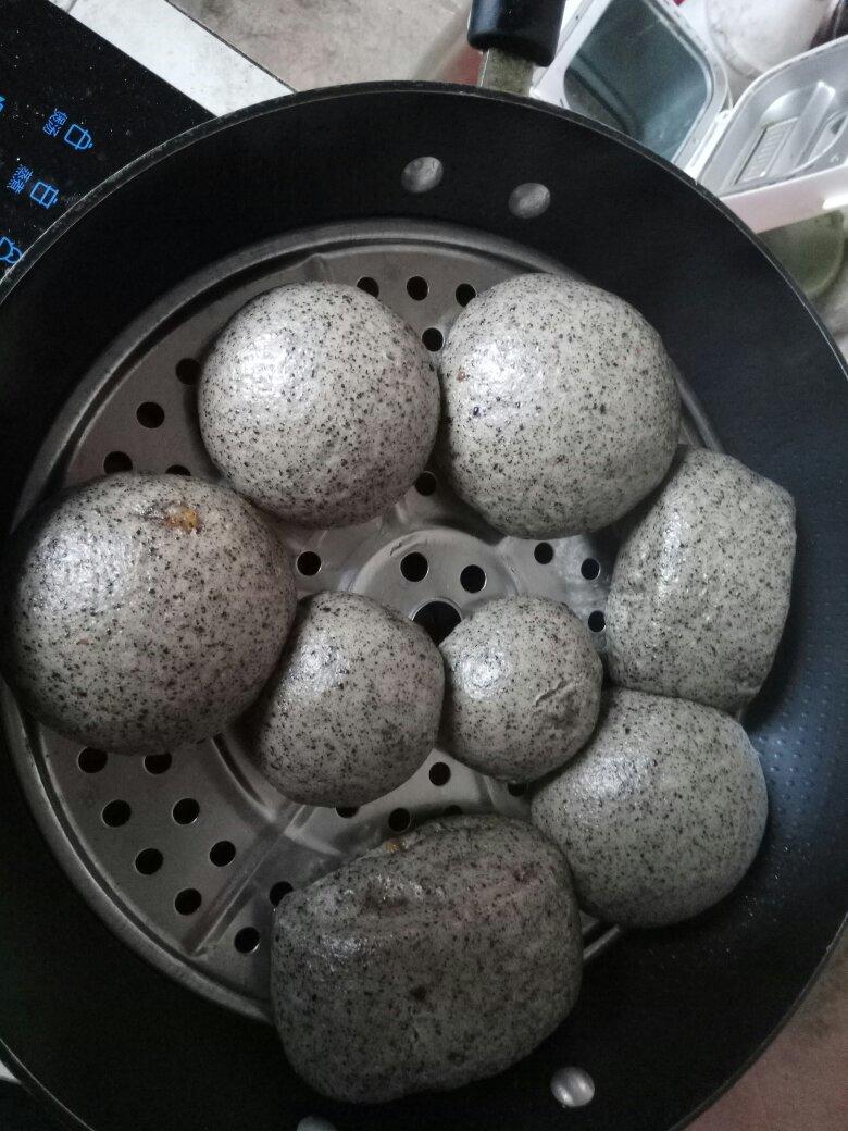 黑芝麻馒头