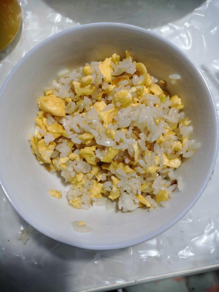 鸡蛋炒米饭（蛋炒饭）