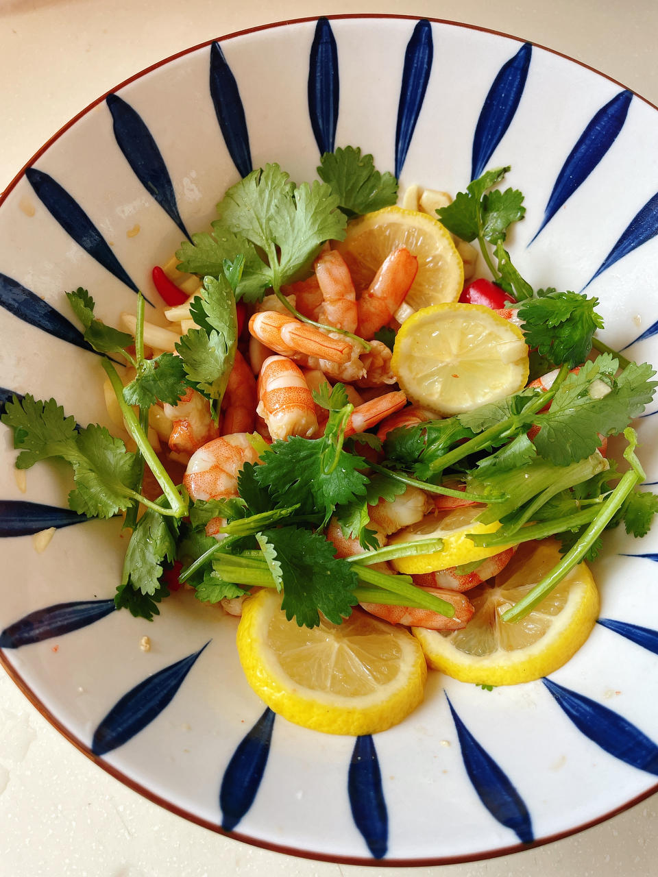 柠檬酸辣虾，冰镇下太太太好吃了！