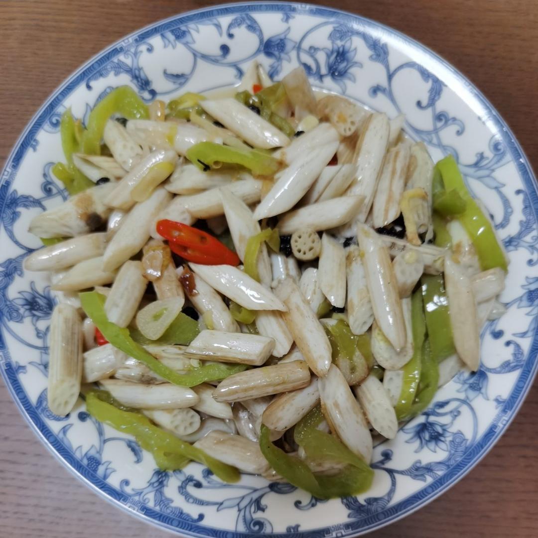 零失败，简单快手，湖北人的初夏荷塘美味酸辣藕带