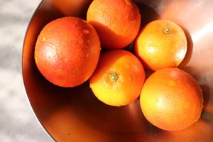 血橙生姜蜂蜜饮的做法 步骤1