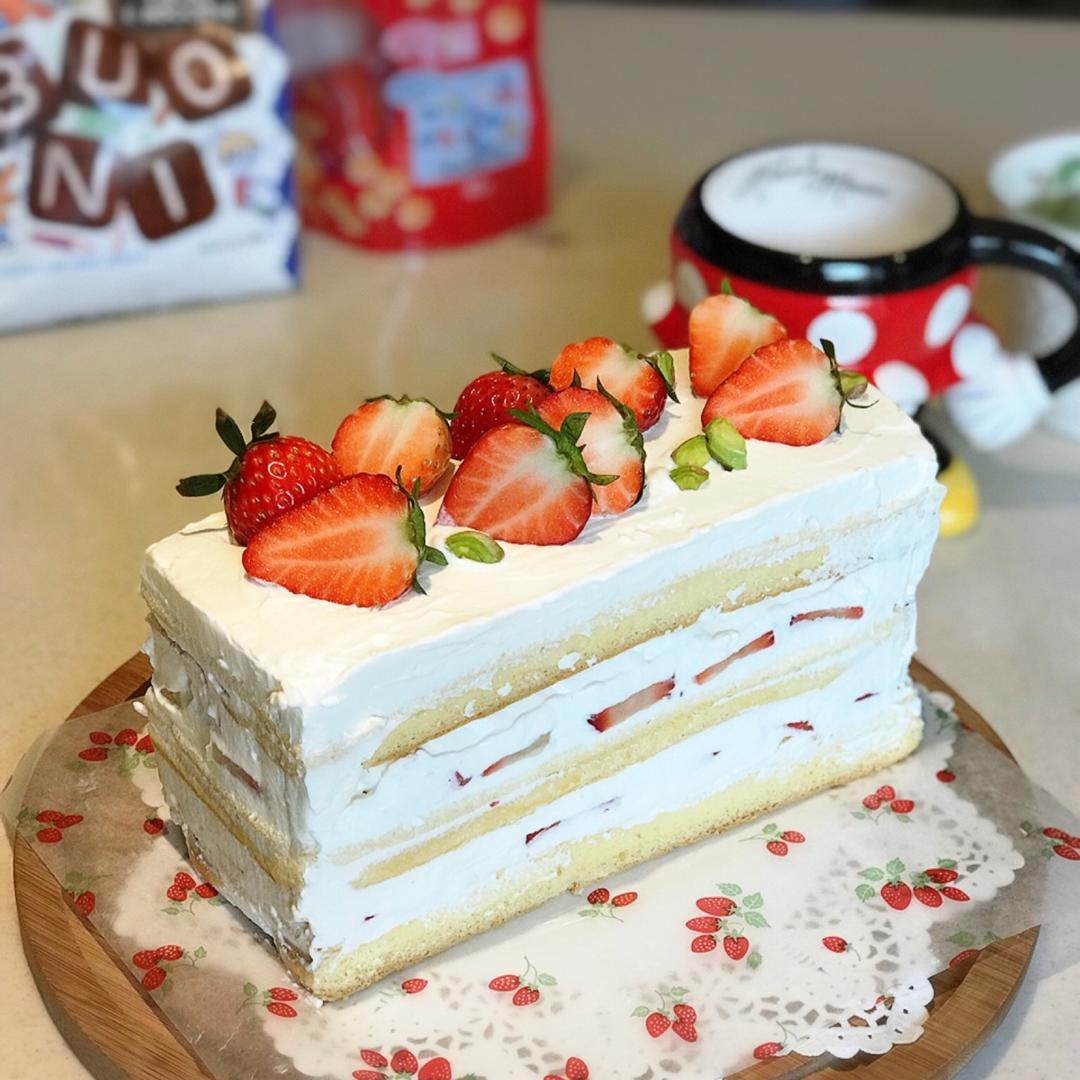 草莓城堡蛋糕