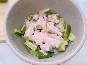 凉拌黄瓜🥒腌小黄瓜🥒减肥减脂小凉菜 无油无糖的做法 步骤1