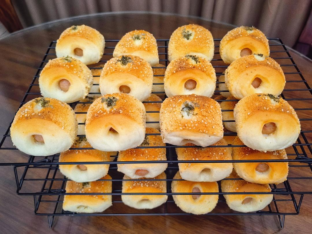 小可爱系列--迷你芝士肠仔包