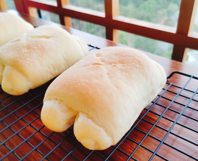 乖巧的牛奶小面包的做法