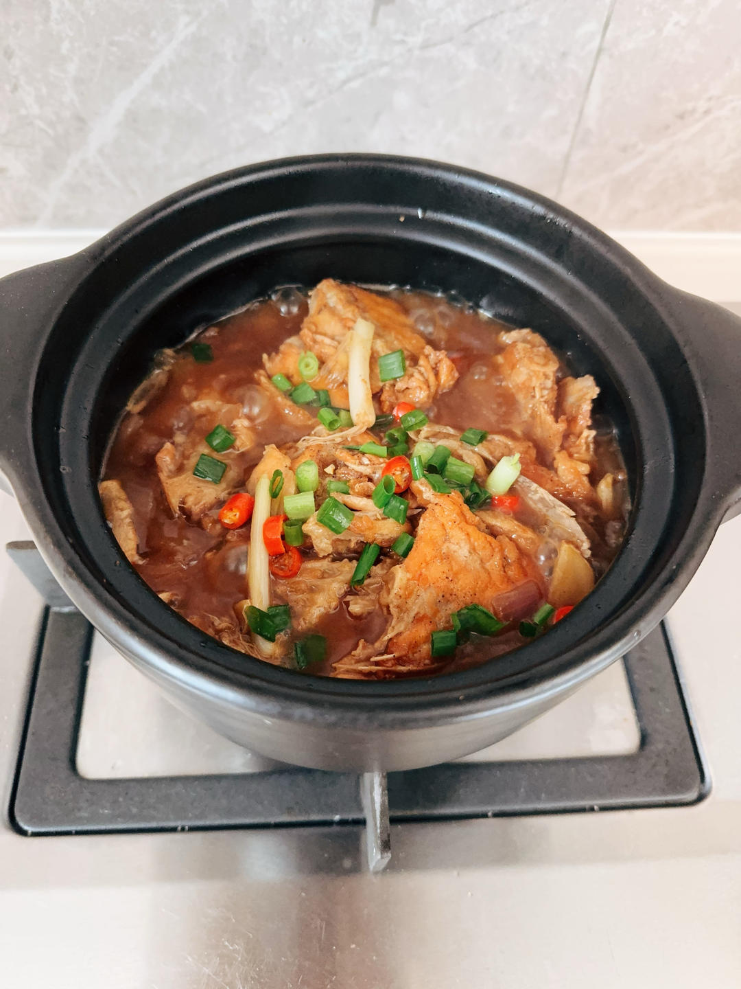 砂锅焗三文鱼头