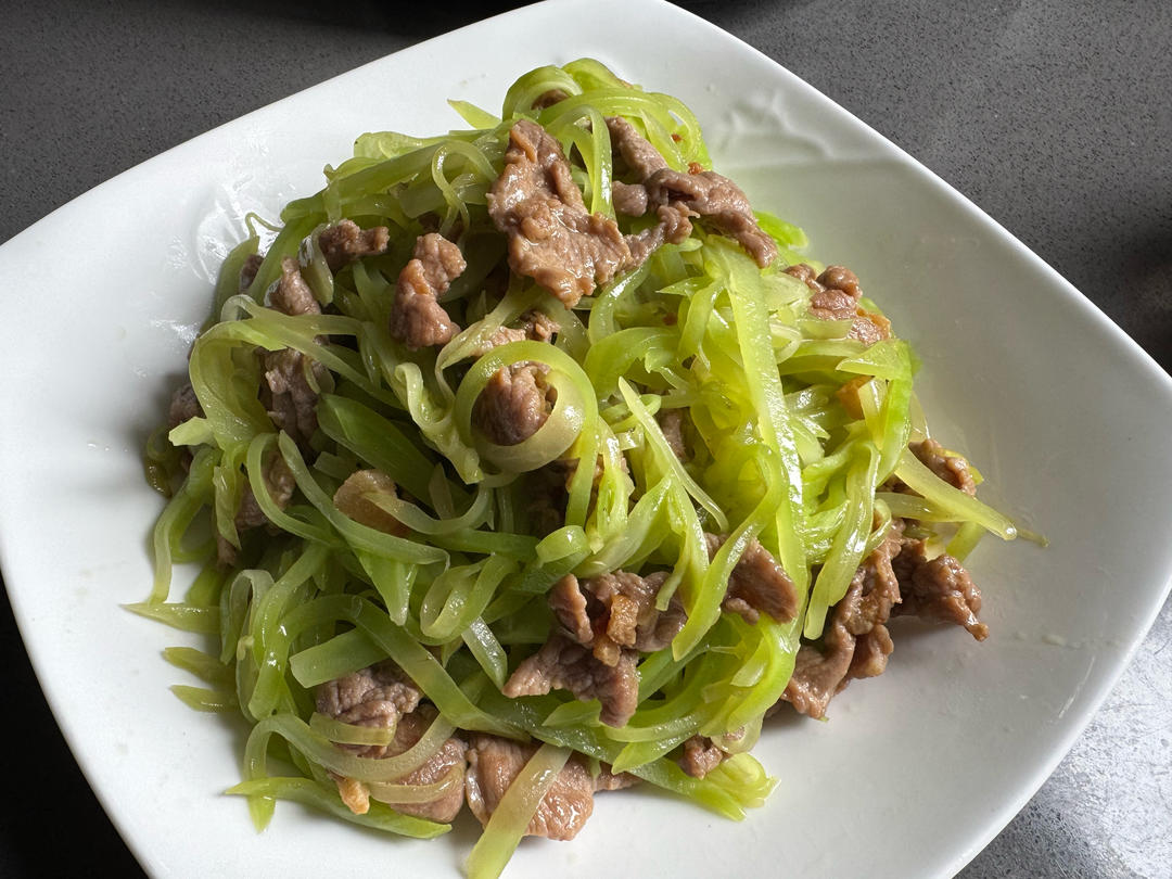 莴笋丝炒肉