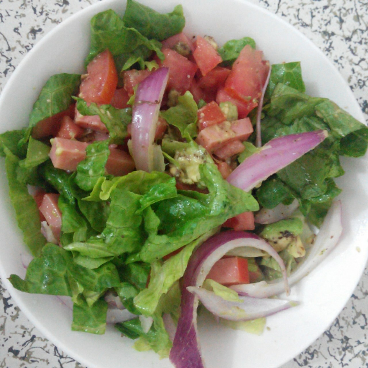 牛油果蔬菜沙拉，无沙拉酱