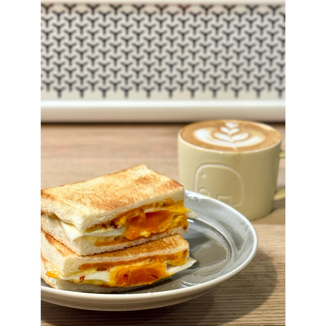 快手营养丰富流心蛋三明治