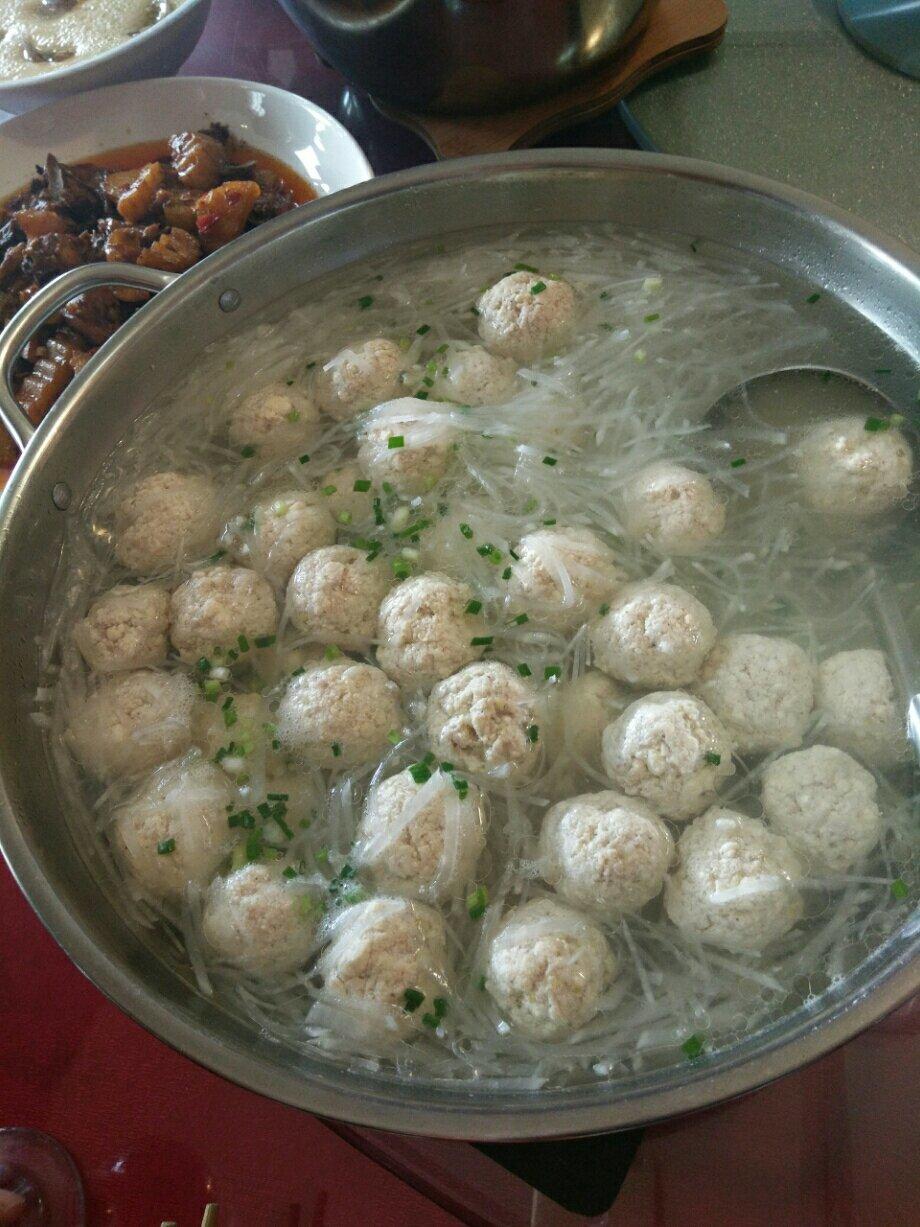 【10分钟系列】白萝卜豆腐圆子汤