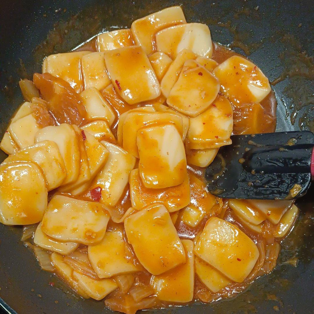 辣白菜炒年糕
