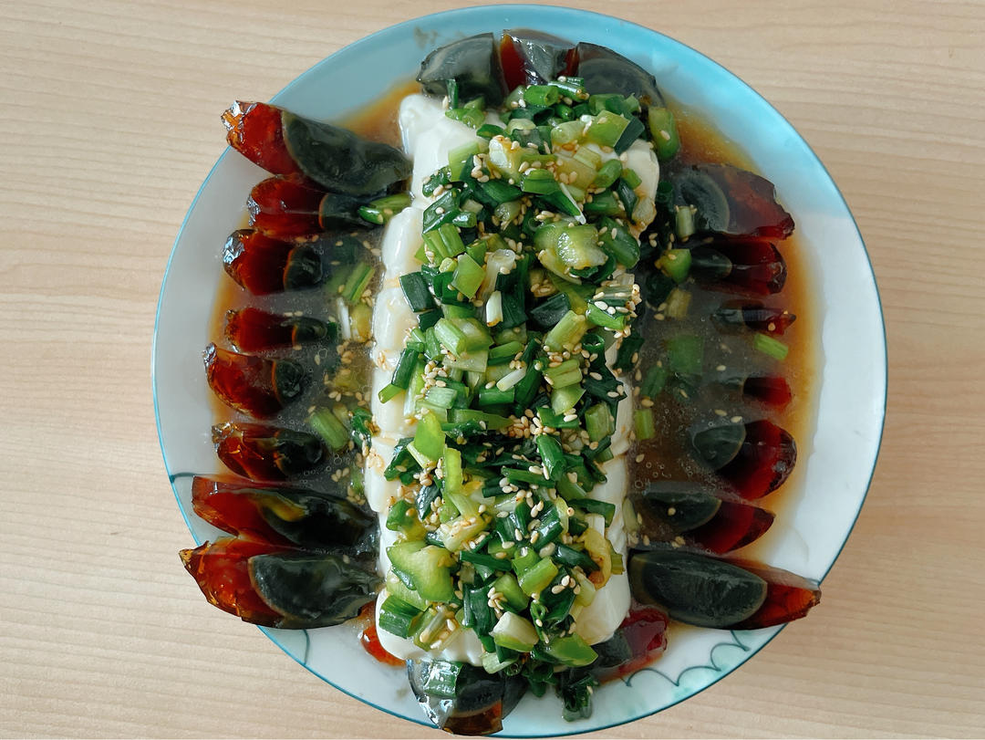 皮蛋拌豆腐