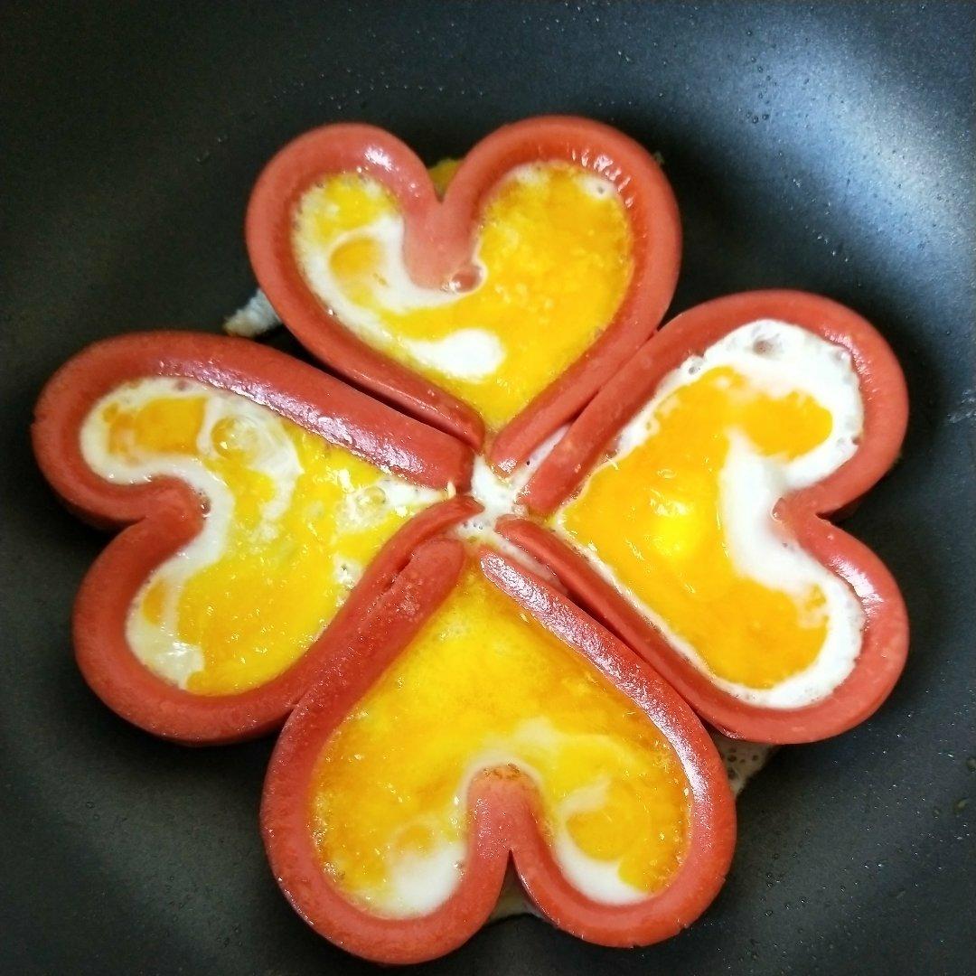 懿潘潘做的爱心早餐