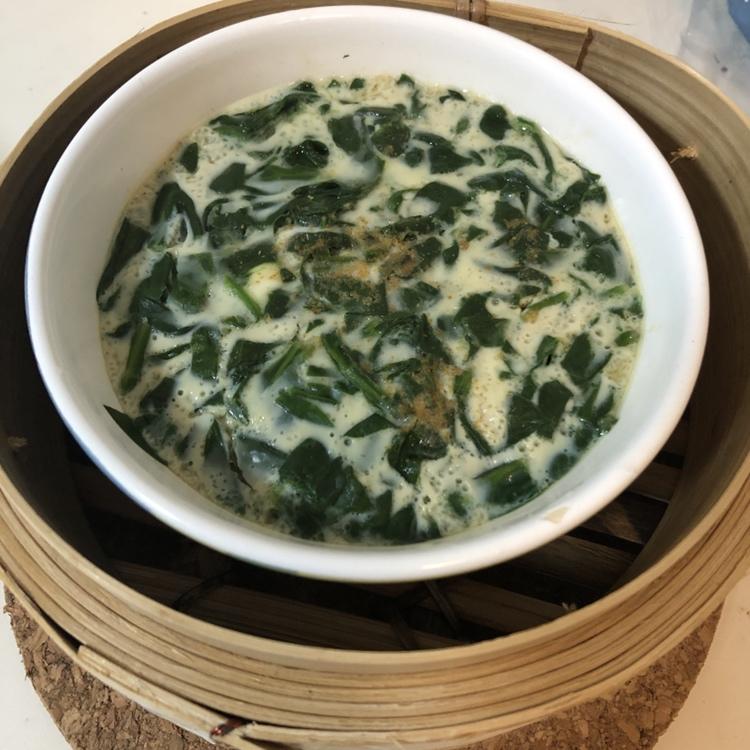 蘸汁菠菜鸡蛋糕——春季养生多吃菠菜