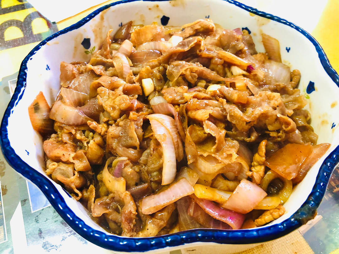 好吃到舔盘的秘制洋葱炒肥牛卷！拌饭巨香