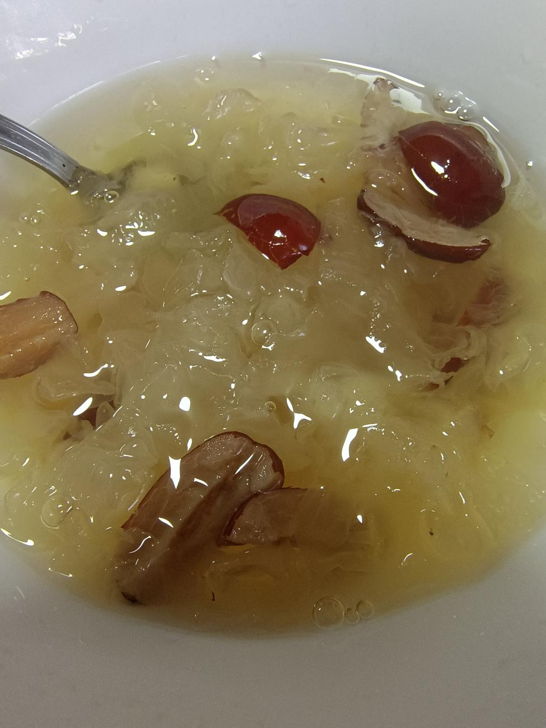 怎样煮出胶的银耳羹