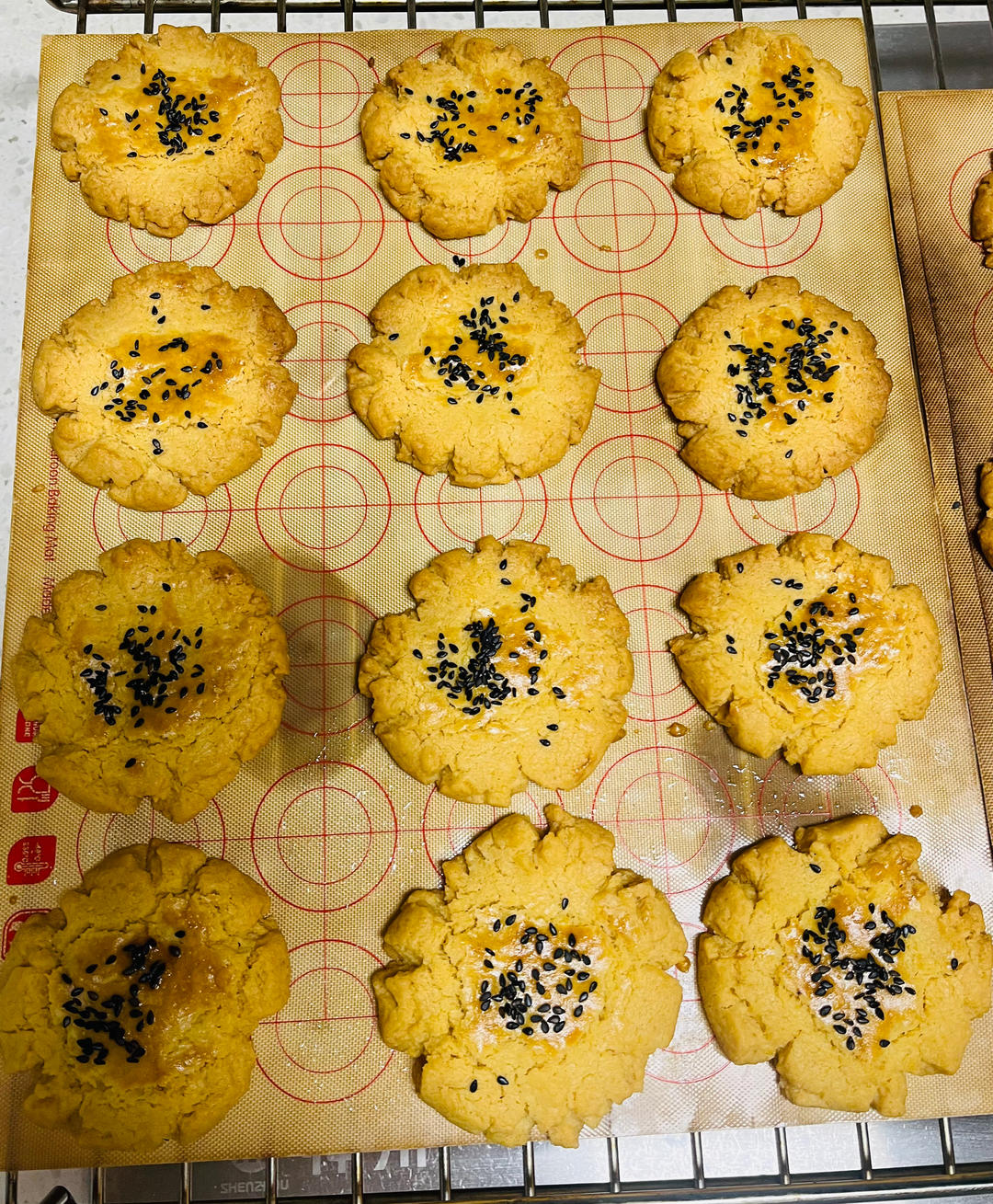 轻轻一按就碎掉的原味桃酥（不输猪油版）