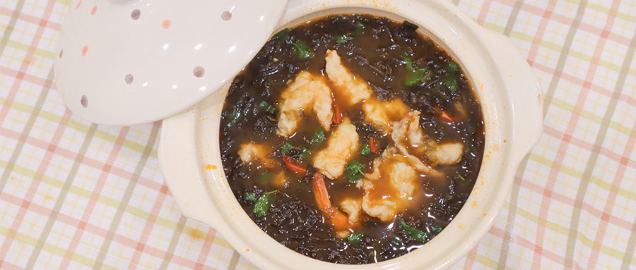 冬天绝对少不了这锅热乎乎的「金汤虾片」虾肉Q弹软嫩，汤汁鲜的不像话！的做法