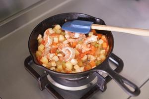 米其林常客蔬菜鲜虾汤的做法 步骤6