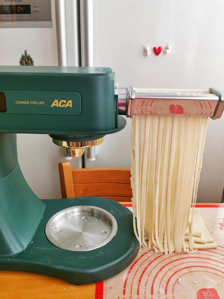 老北京炸酱面：一碗有灵魂的秘制炸酱&荞麦面条儿