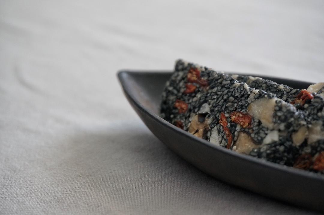 枸杞核桃花生黑芝麻片