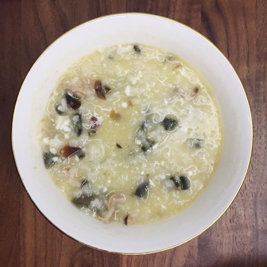 皮蛋瘦肉带子粥的做法