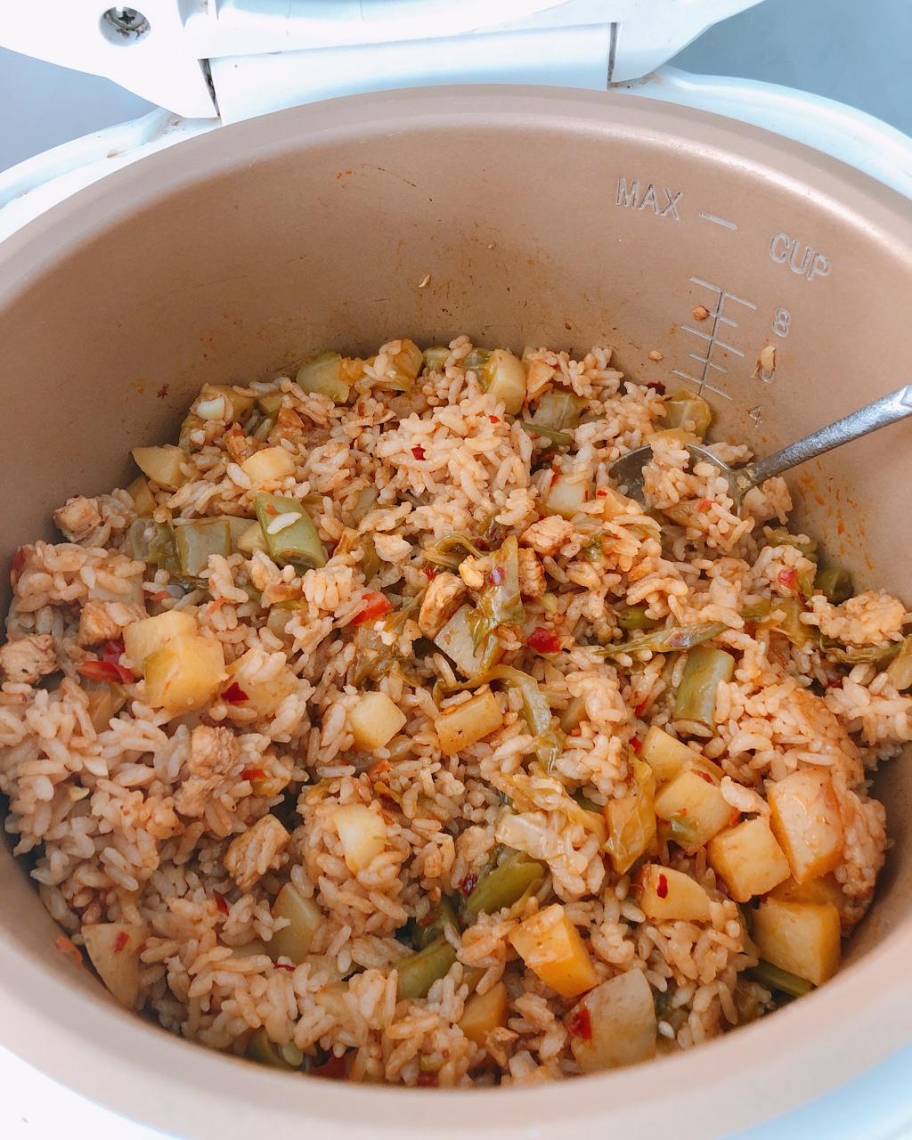 土豆焖饭（电饭锅版）