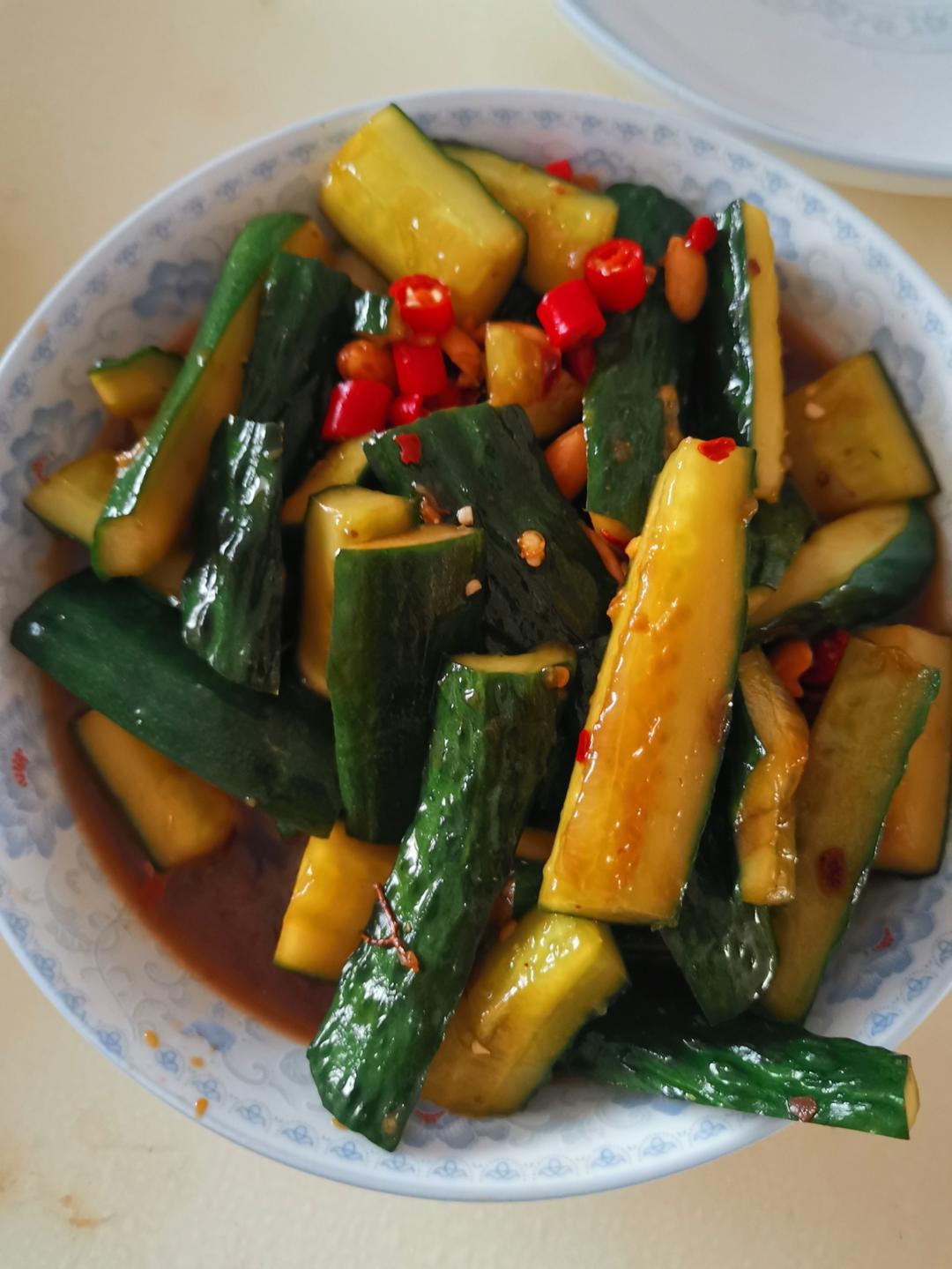 夏季简单快速凉拌黄瓜