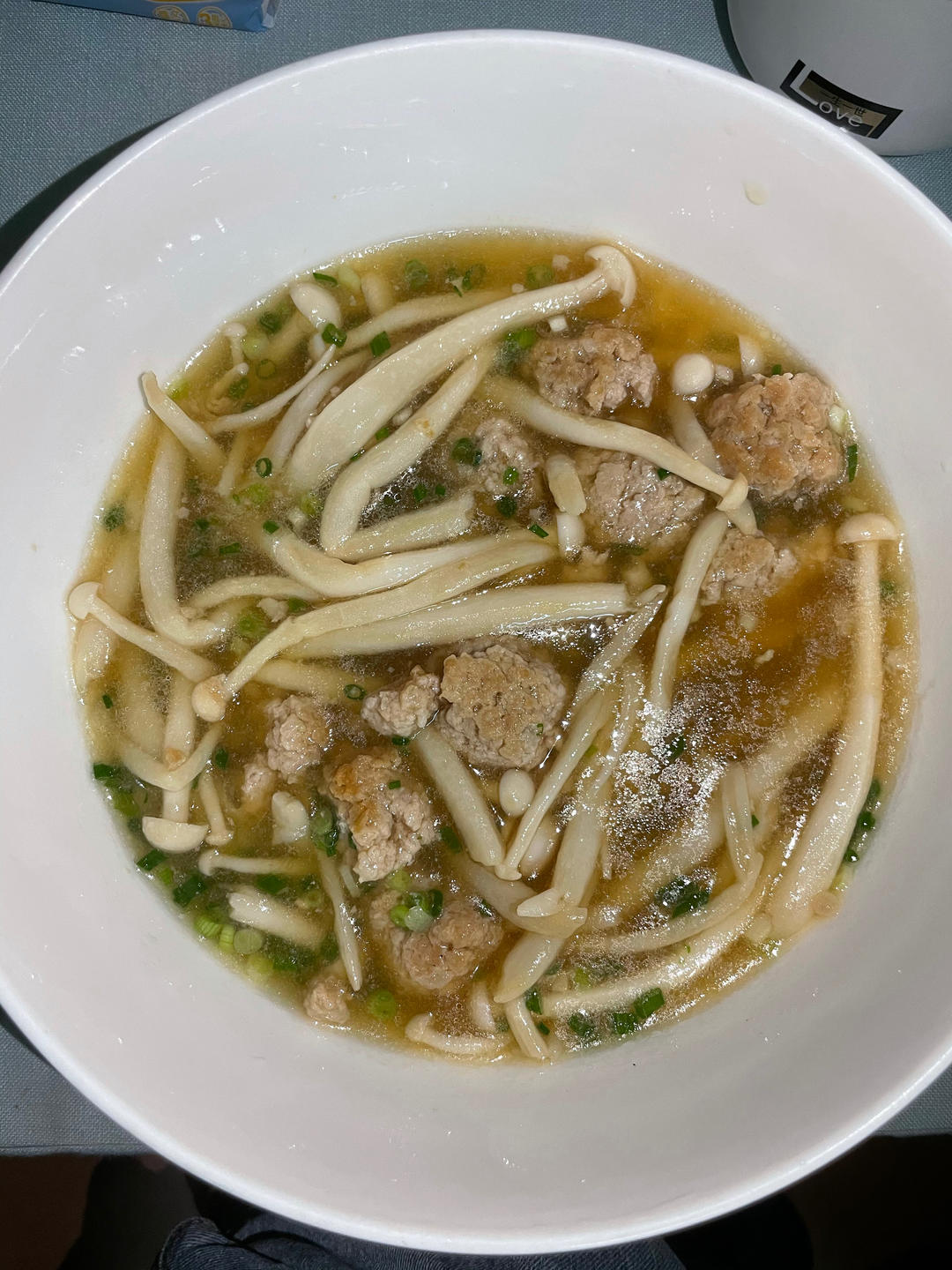 超级鲜既好做的海鲜菇肉圆汤
