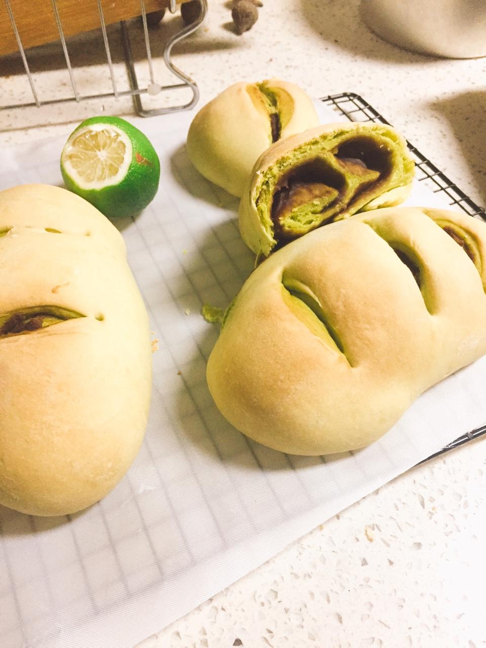 抹茶红豆面包