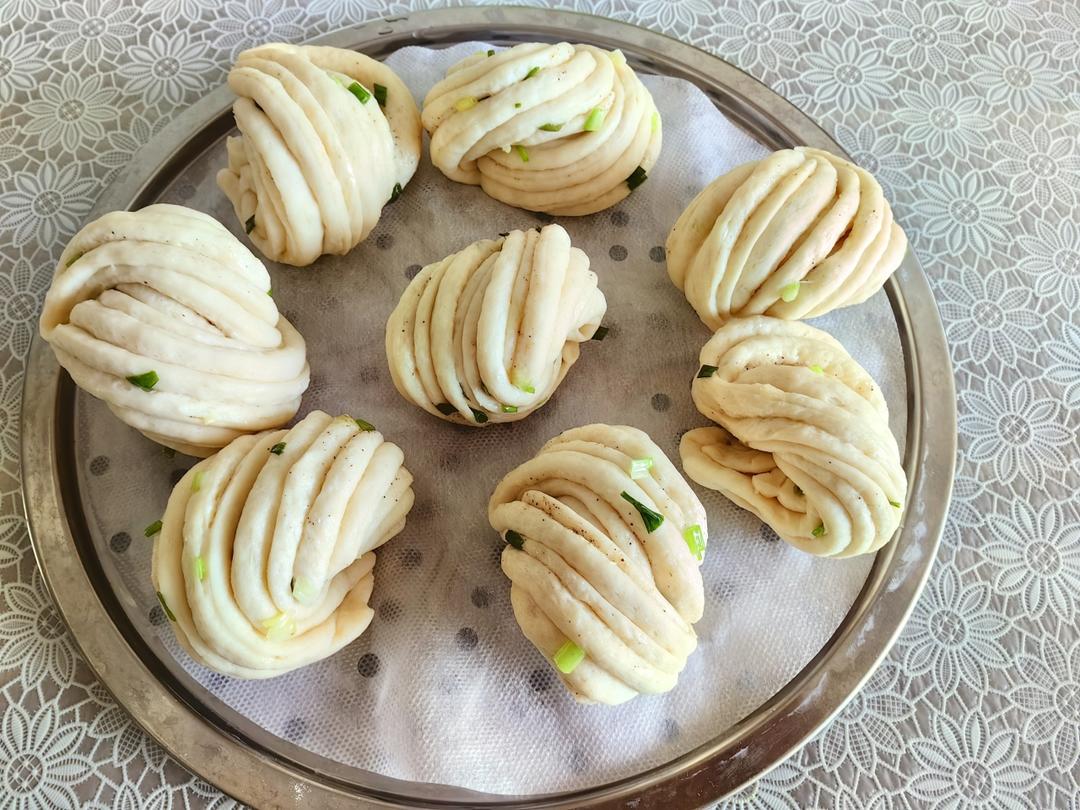 葱油花卷，一根筷子卷出漂亮的造型