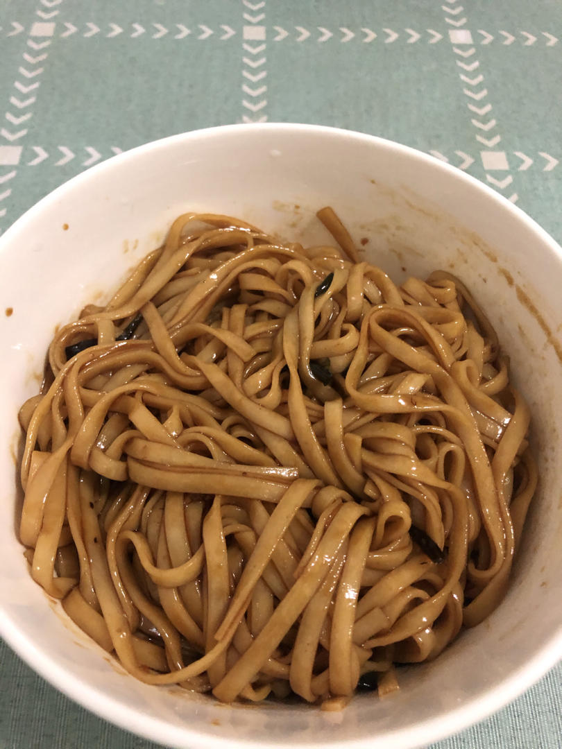 10分钟搞定的一碗葱油拌面