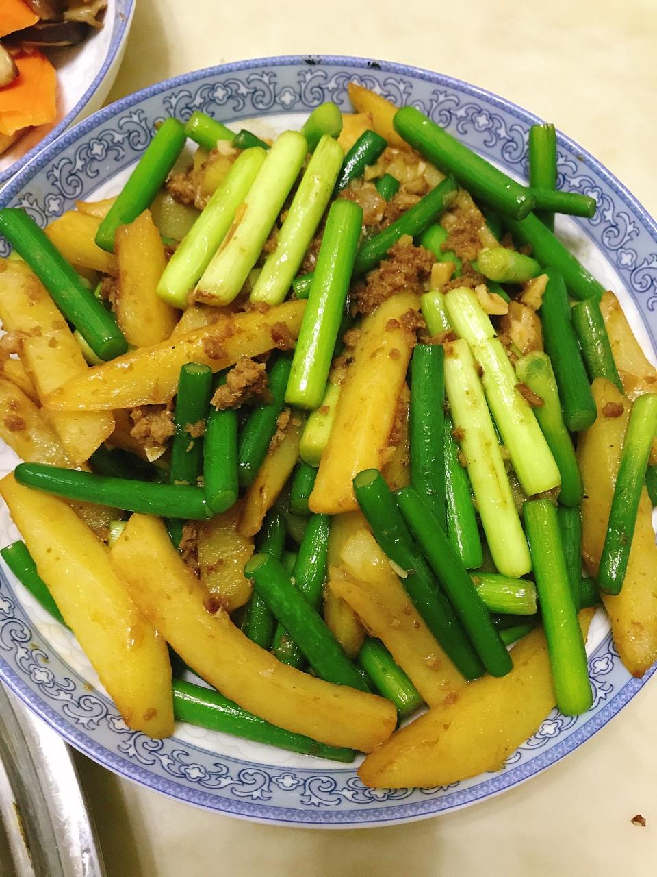 蒜薹炒土豆条