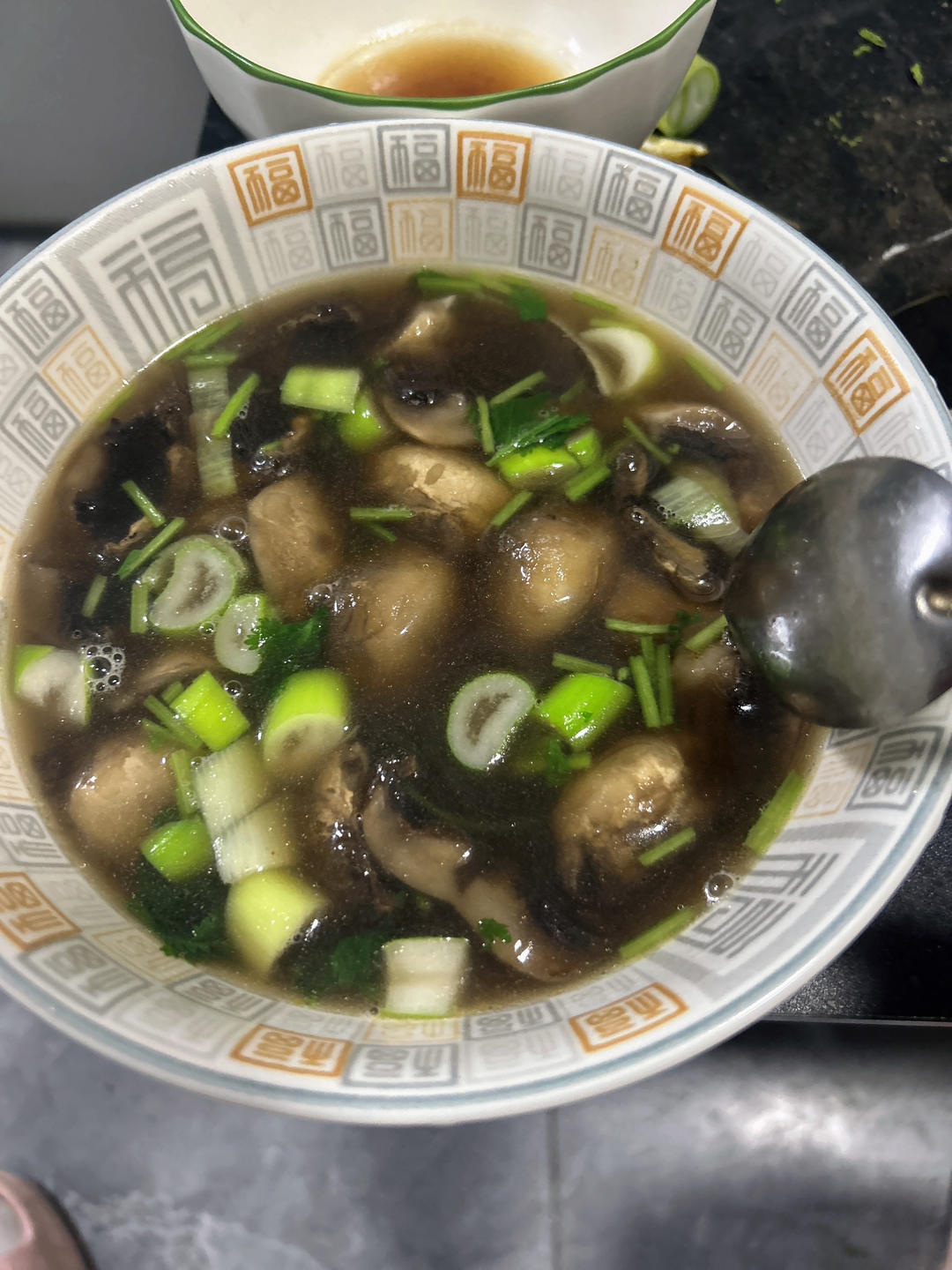 明明是素汤 却鲜得像鸡汤一样的「口蘑汤」