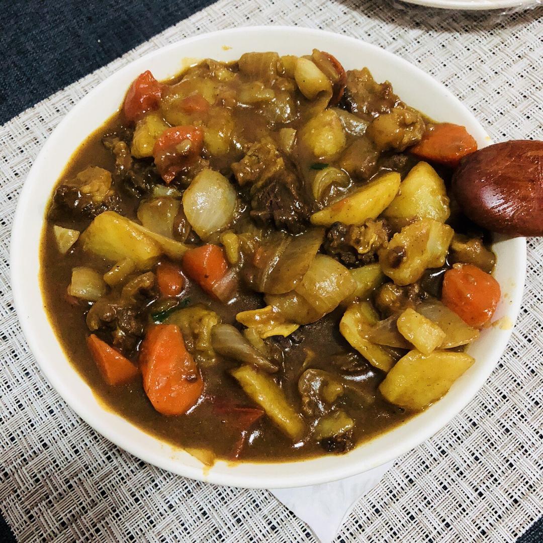 咖喱土豆炖牛腩