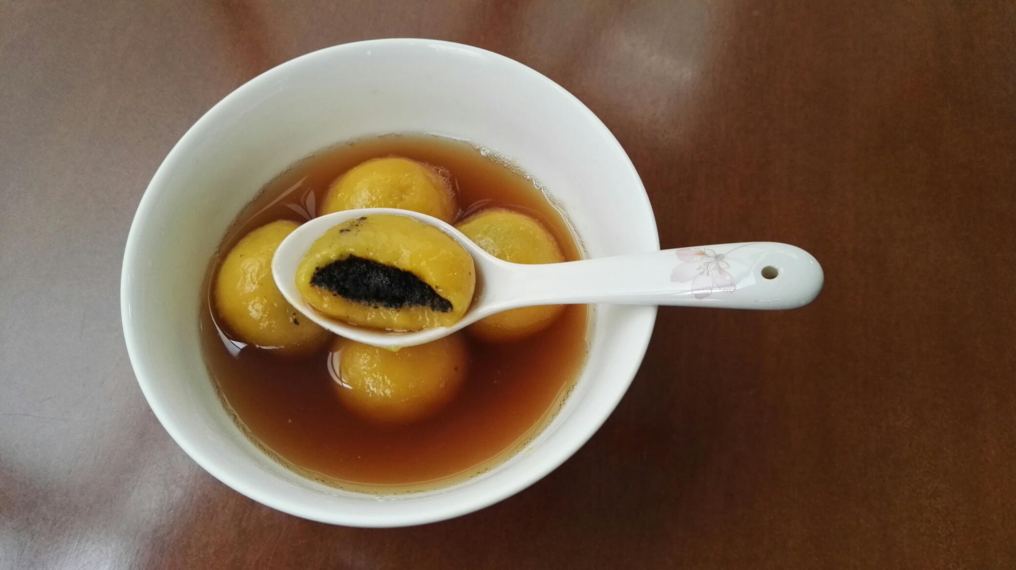纯正的南瓜黑芝麻汤圆（原料简单，无猪油）的做法