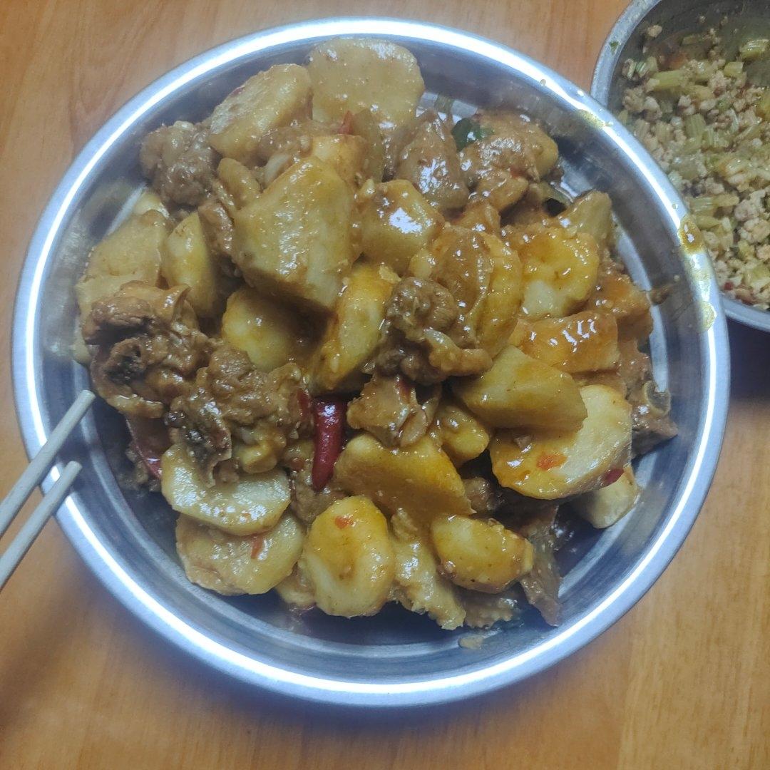 芋儿烧鸡（川味）